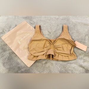 NEW: FEELING GIRL EVERYDAY WIRELESS BRA UNLINED SOFT BRA ( MEDIUM TAN)